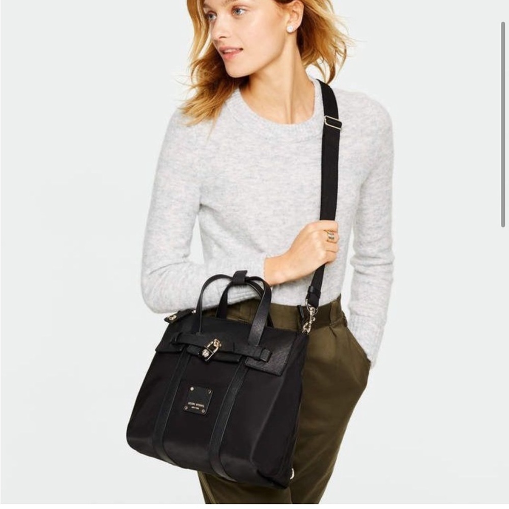 NWOT Gray Henri Bendel Jetsetter Convertible Nylon & Leather Backpack DUST BAG! - Picture 3 of 11